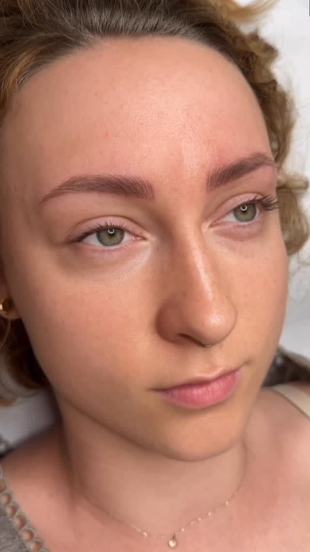 Frisches Brow-Ergebnis mit klarer, definierter Form